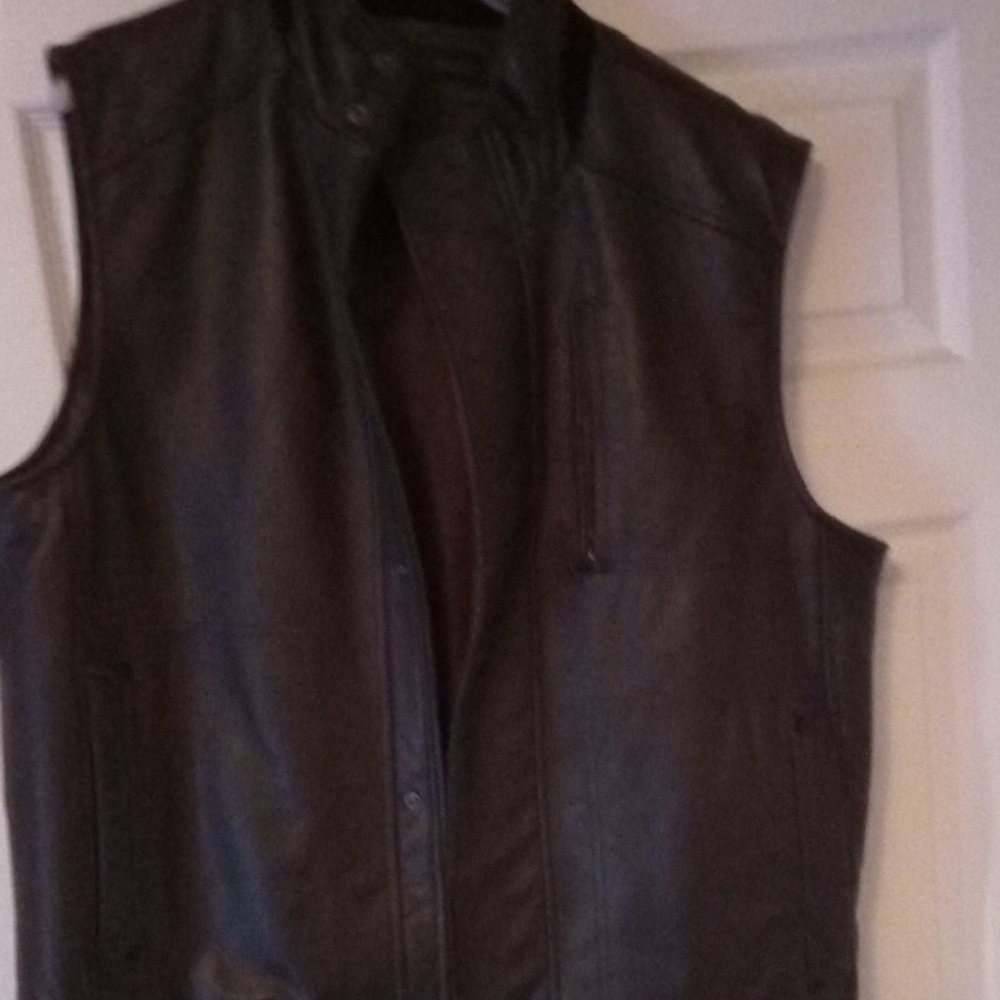 Roundtree & Yorke Brown Vest Classic Layering Piece